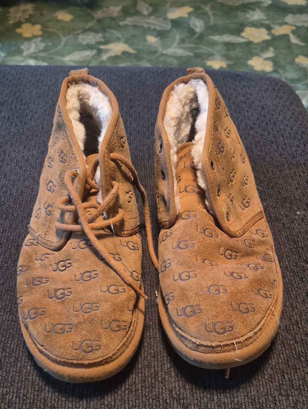 UGG Kids Chestnut Suede Logo Lace-Up Shearling Boots
